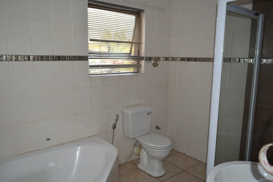 5 Bedroom Property for Sale in Doringkruin North West